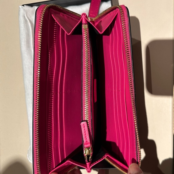 Versace Wallet - Picture 4 of 6